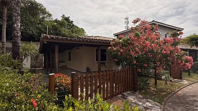 Casa em Condom�nio