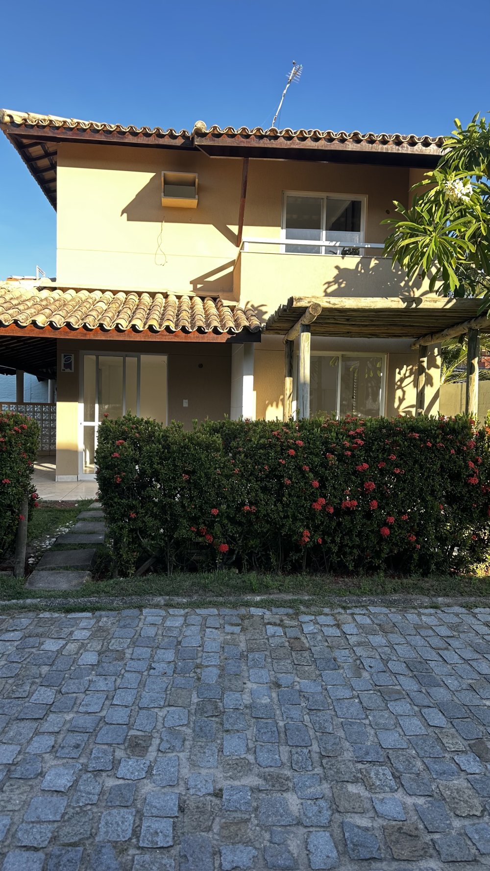 Casa Duplex - Aluguel - Buraquinho - Lauro de Freitas - BA