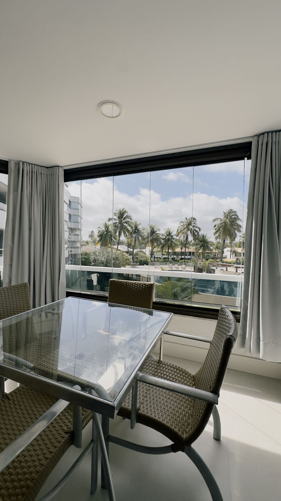 Apartamento - Temporada - Vilas do Atlntico - Lauro de Freitas - BA