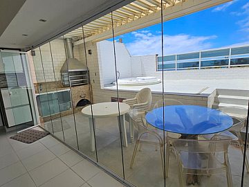 COBERTURA FRENTE MAR - MOBILADA